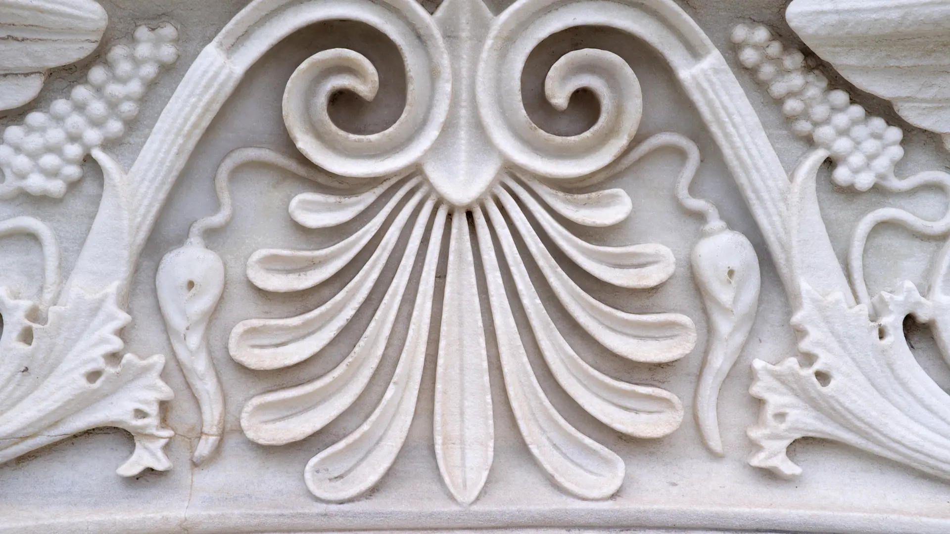italianate decor