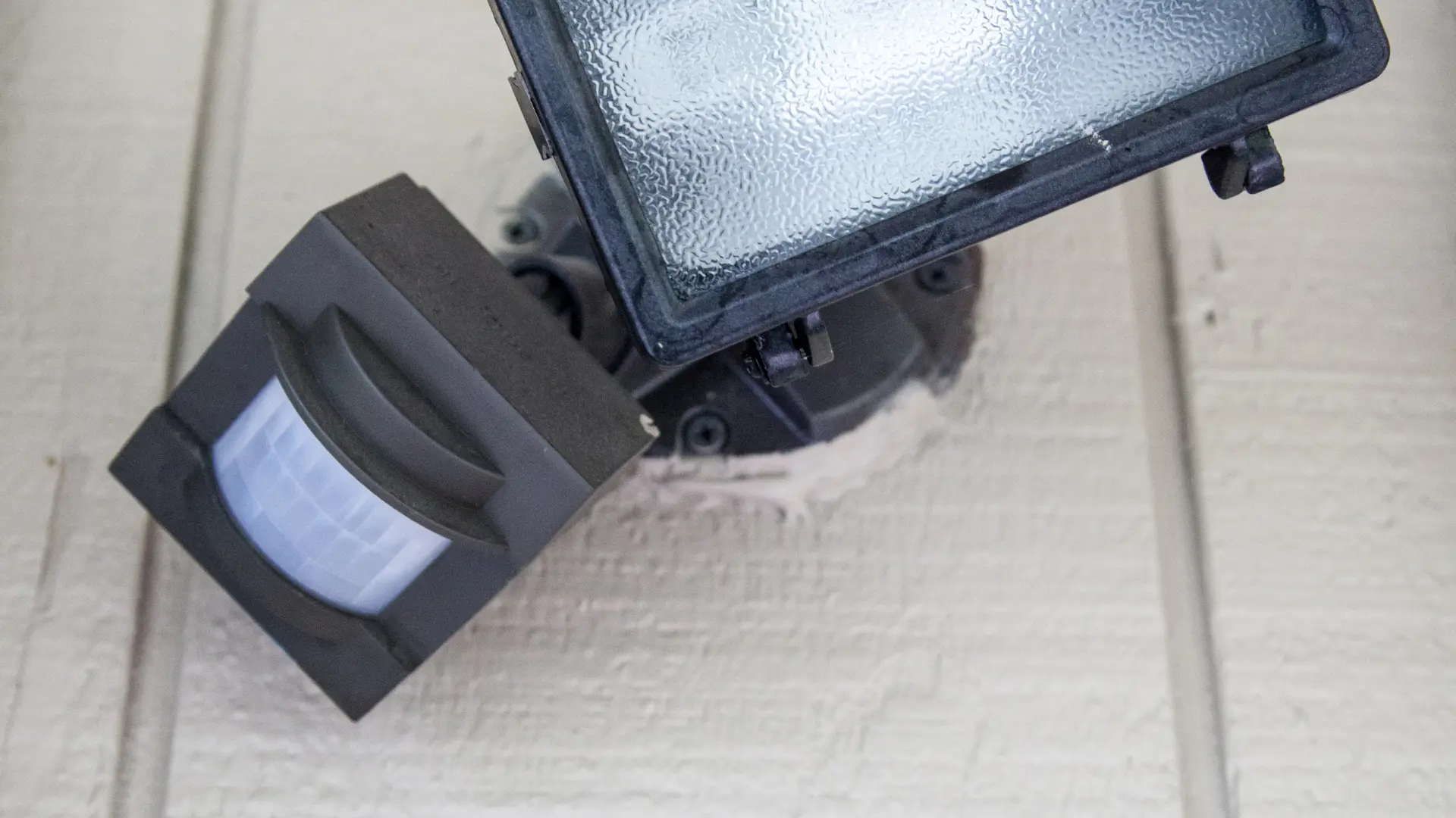 motion sensored lights outdoor